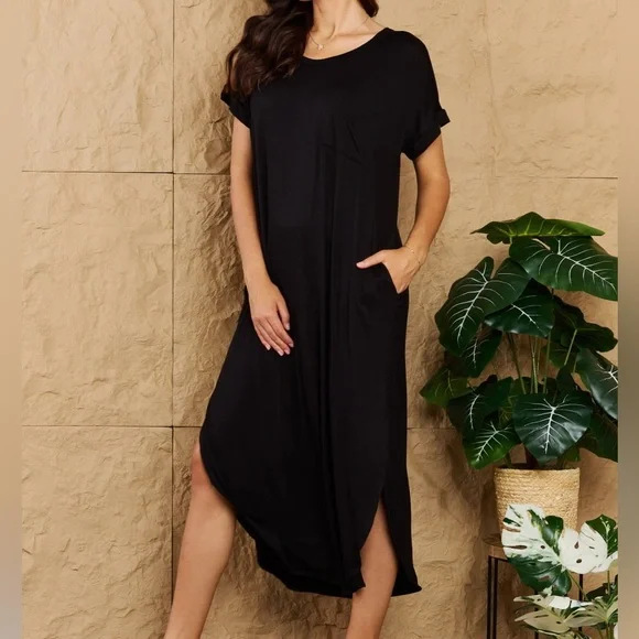 NEW Heimish Love On Me Side Slit Solid Black Short Sleeve Maxi Dress - Picture 3 of 8